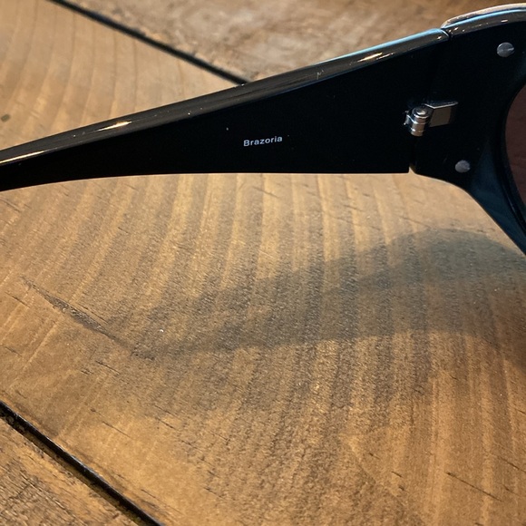 Brighton Brazoria Sunglasses with Cloth Bag & Gift Bag - Picture 5 of 8